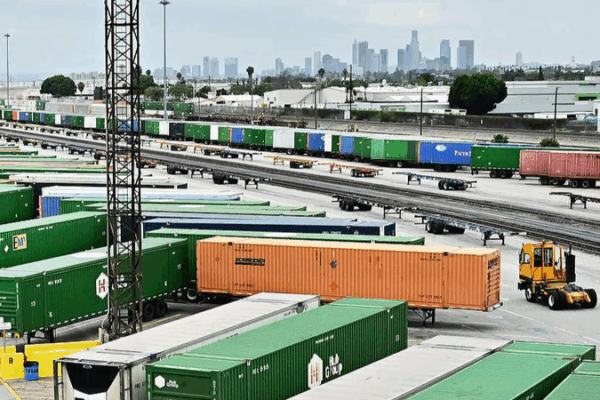 Boomerang Tariffs: The True Cost of US Trade Policy Boomerang_Tariffs__The_True_Cost_of_US_Trade_Policy
