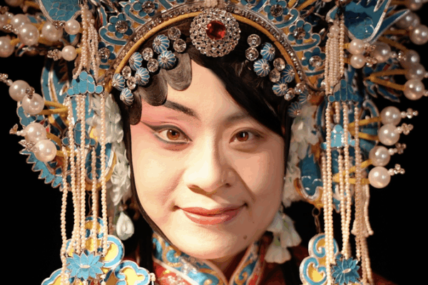Bridging Logic and Art: Xu Mengran’s Peking Opera Journey Bridging_Logic_and_Art__Xu_Mengran_s_Peking_Opera_Journey video poster