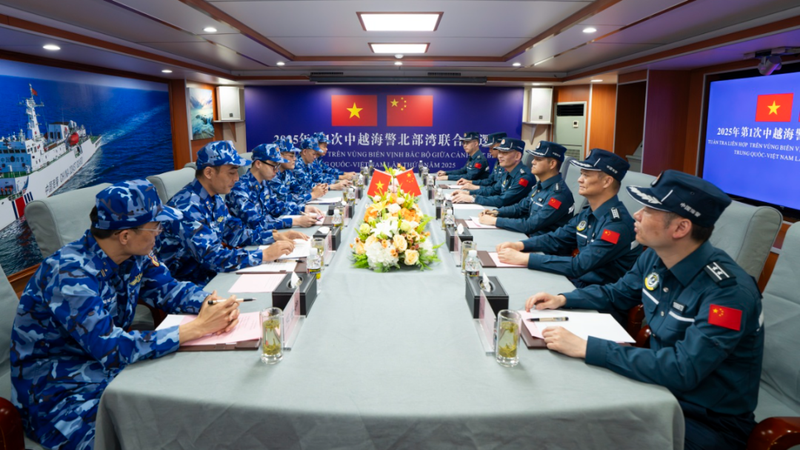China__Vietnam_Coast_Guards_Complete_29th_Beibu_Gulf_Patrol