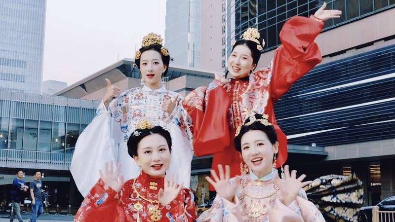 G1WZMEZBITR8DQB9XLFM - My Global News: Voices of a New Era Youth Day Inspires Hanfu Revival in Beijing’s CBD video poster