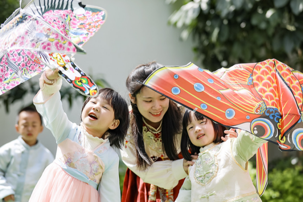 Global Kite Flying: Celebrating Tradition and Culture Global_Kite_Flying__Celebrating_Tradition_and_Culture