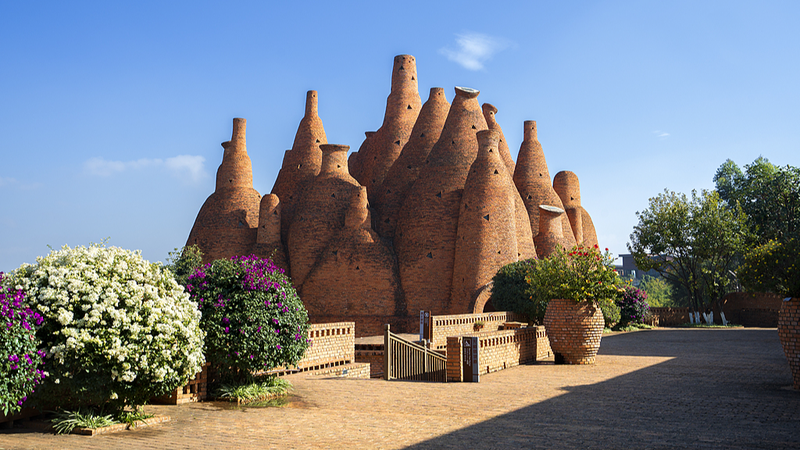 Half_Cloud_Art__50__Cloud_Artists_Lounge_Unveiled_in_Mile_City video poster