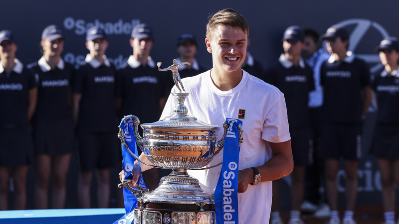 Holger_Rune_Stuns_Carlos_Alcaraz_to_Win_Barcelona_Open