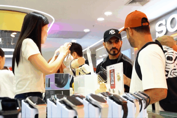 Instant Tax Refund Boosts Overseas Tourist Shopping on the Chinese Mainland Instant_Tax_Refund_Boosts_Overseas_Tourist_Shopping_on_the_Chinese_Mainland video poster
