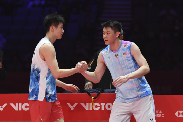 Malaysian Shuttlers Forge Off-Court Friendships with Chinese Counterparts Malaysian_Shuttlers_Forge_Off_Court_Friendships_with_Chinese_Counterparts video poster