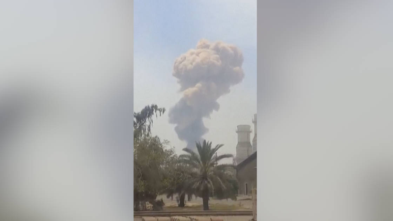 Massive_Explosion_at_Iran_s_Bandar_Abbas_Port_Injures_Over_280 video poster