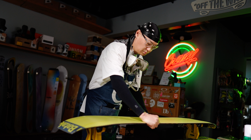 Meet_Lao_Feng__The_Master_Tuner_Behind_Every_Snowboard_Run video poster