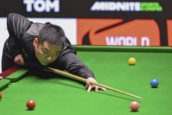 Pang Junxu Edges Out Zhang Anda at World Snooker Championship Pang_Junxu_Edges_Out_Zhang_Anda_at_World_Snooker_Championship