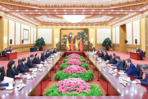 Premier Li Blasts U.S. Tariffs, Urges Global Cooperation Premier_Li_Blasts_U_S__Tariffs__Urges_Global_Cooperation