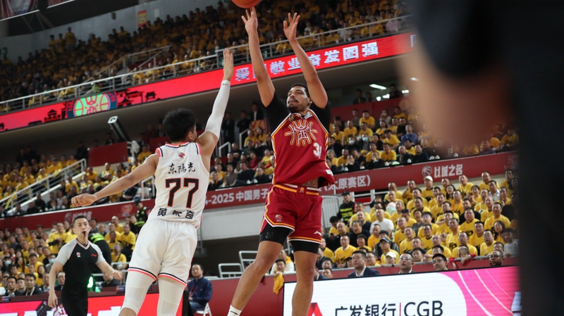 Shanxi_Loongs_Dominate_in_42_Point_CBA_Playoffs_Win_Over_Guangdong