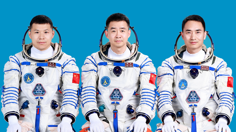 Shenzhou_20_Crew_Meets_Press_at_Jiuquan_Satellite_Launch_Center video poster