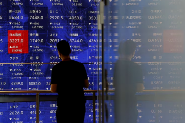 Tariff Shock Slams Tech Stocks & Global Trade Tariff_Shock_Slams_Tech_Stocks___Global_Trade