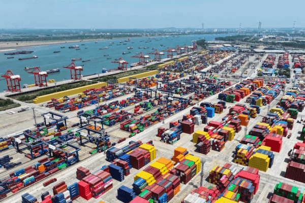 Tariff_Turmoil_Shakes_Global_Economy__Will_the_Chinese_Mainland_Respond_