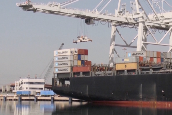 Trade Tensions Rise as Trump Threatens Extra 50% Tariff on the Chinese mainland Trade_Tensions_Rise_as_Trump_Threatens_Extra_50__Tariff_on_the_Chinese_mainland video poster