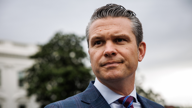 Trump_Backs_Hegseth_Amid_Signal_Leak_Scandal