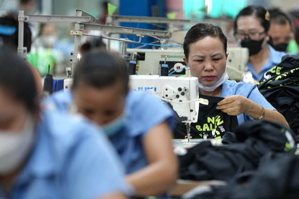 Trump Tariff Tactic: Hitting Vulnerable Economies Hard Trump_Tariff_Tactic__Hitting_Vulnerable_Economies_Hard