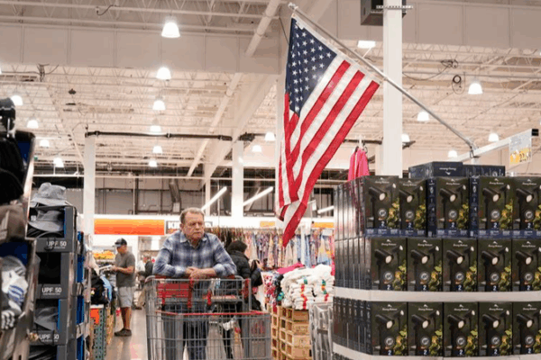 US Tariffs Backfire: Higher Prices Hit American Shoppers US_Tariffs_Backfire__Higher_Prices_Hit_American_Shoppers