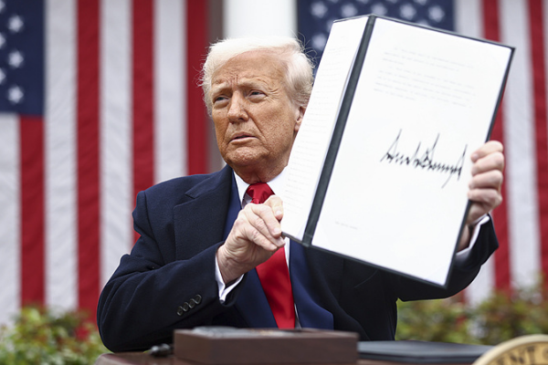 US_Trade_Wars_Spark_Global_Debate_on_Protectionism