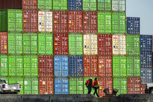 U.S. Tariffs Spark Global Market Turmoil and Retaliation U_S__Tariffs_Spark_Global_Market_Turmoil_and_Retaliation