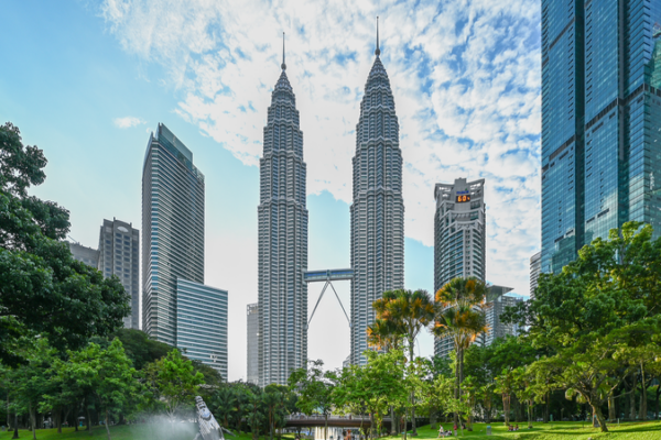 Xi_Jinping_Arrives_in_Kuala_Lumpur_for_State_Visit