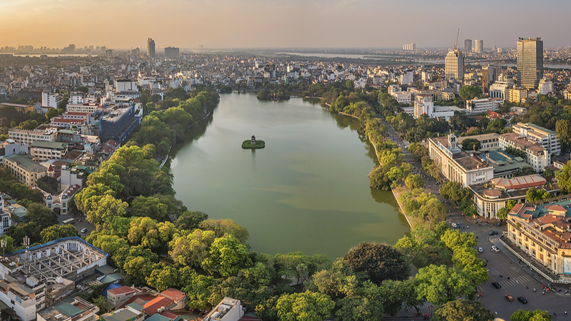 Xi_Jinping_Attends_Hanoi_Welcome_Ceremony_with_Vietnamese_Leaders video poster