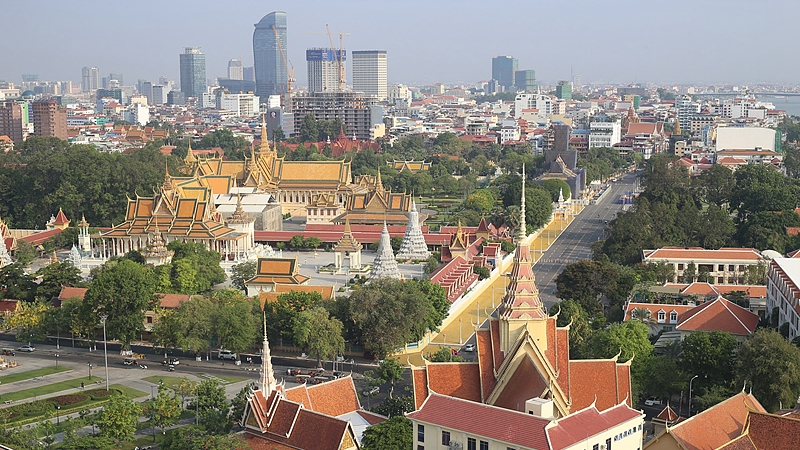 Xi_Jinping_Meets_Cambodian_Leaders_in_Phnom_Penh_to_Boost_Cooperation video poster