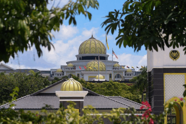Xi Jinping Receives a Warm Welcome in Kuala Lumpur Xi_Jinping_Receives_a_Warm_Welcome_in_Kuala_Lumpur video poster