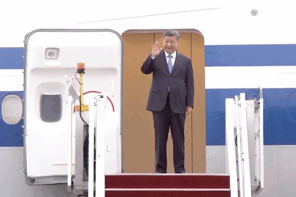 Xi Lands in Kuala Lumpur for Diplomatic State Visit Xi_Lands_in_Kuala_Lumpur_for_Diplomatic_State_Visit video poster