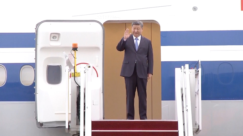 Xi_Lands_in_Kuala_Lumpur_for_Diplomatic_State_Visit video poster