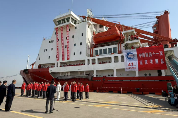 Xuelong_Returns__China_s_41st_Antarctic_Expedition_Concludes