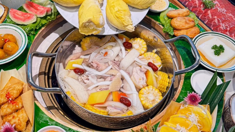 0459YU6YWYBABR9J3K40 - My Global News: Voices of a New Era Coconut Chicken: Hainan’s Tropical Delight Goes Mainstream