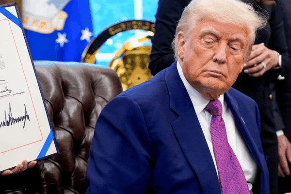 U.S. Appeals Court Reinstates Trump’s Tariffs in Temporary Stay U.S. Appeals Court Reinstates Trump’s Tariffs in Temporary Stay