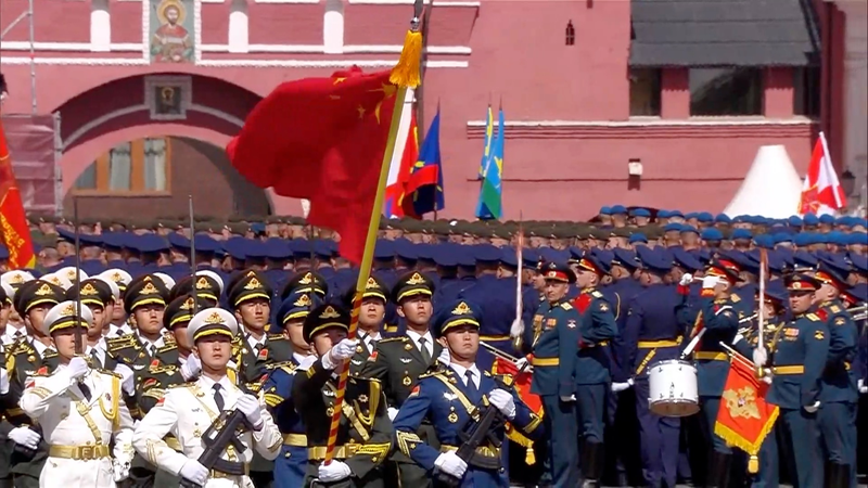 Xi Jinping Salutes PLA Honor Guard at Moscow’s Victory Day Parade video poster