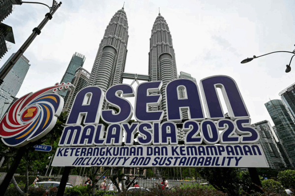 China-ASEAN Partnership Bolsters Southeast Asia Amid U.S. Trade War China_ASEAN_Partnership_Bolsters_Southeast_Asia_Amid_U_S__Trade_War