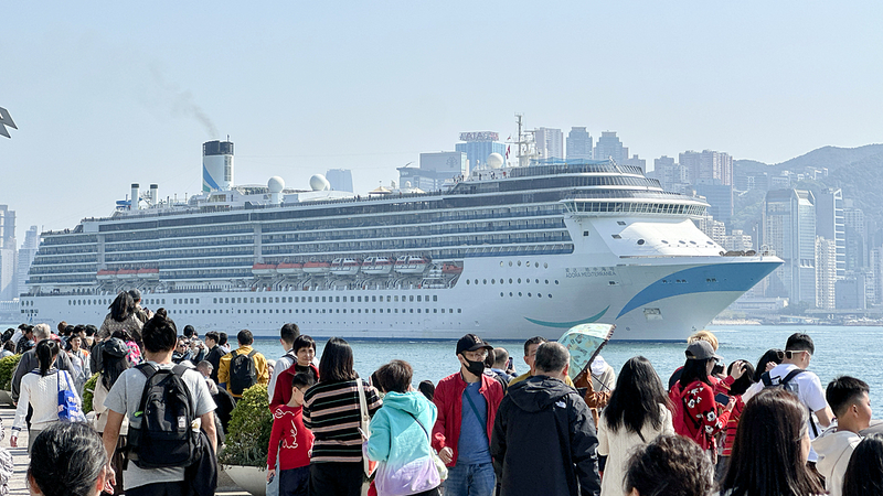 China_s__Cruise___Wave__How_New_Policies_Are_Powering_a_Tourism_Boom