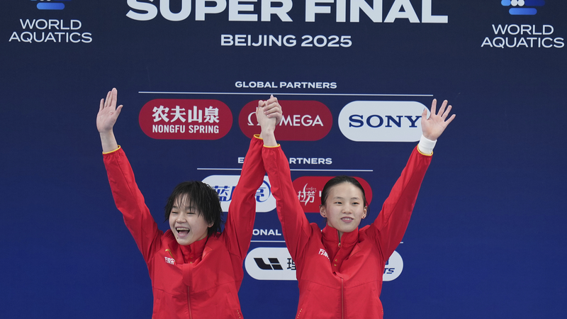 Chinese_Divers_Dominate_Day_One_at_Beijing_Diving_World_Cup_Final