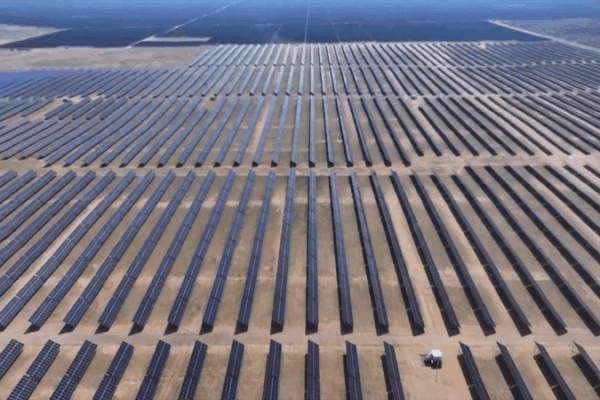 Chinese Mainland Debuts First Large-Scale Desert Solar Test Base Chinese_Mainland_Debuts_First_Large_Scale_Desert_Solar_Test_Base