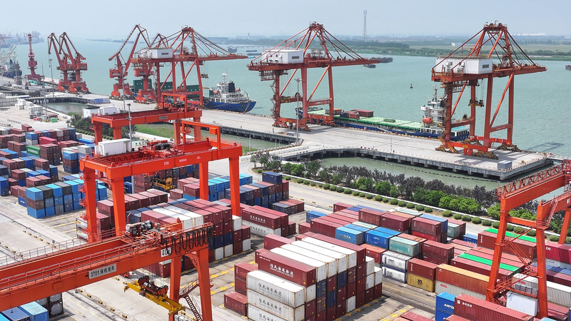 Chinese_Mainland_Trade_Up_2_4__in_First_Four_Months_of_2025