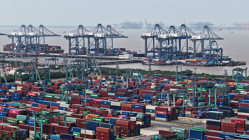 Chinese Mainland Trade Up 5.6% in April as Exports Surge Chinese_Mainland_Trade_Up_5_6__in_April_as_Exports_Surge