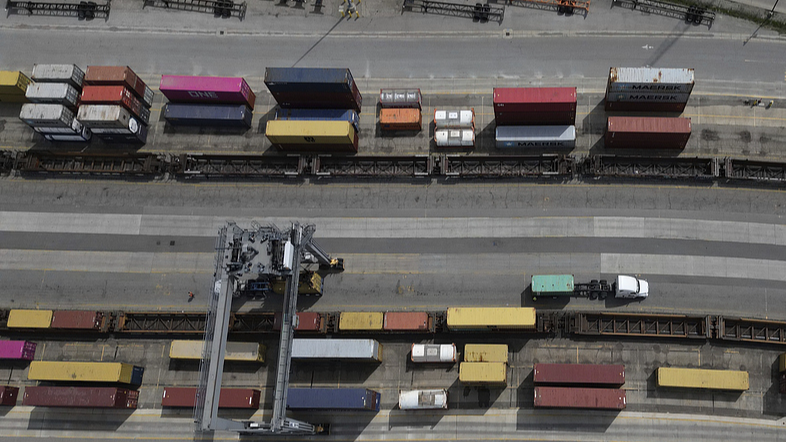 Decoupling U.S. and Chinese mainland Economies Could Cost U.S. Billions Decoupling_U_S__and_Chinese_mainland_Economies_Could_Cost_U_S__Billions