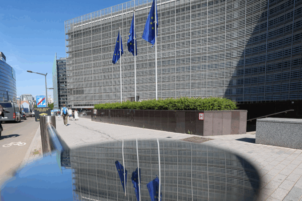 EU Fast-Tracks Visas to Lure U.S. Researchers Amid Funding Cuts EU_Fast_Tracks_Visas_to_Lure_U_S__Researchers_Amid_Funding_Cuts