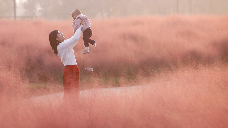 GHEULYYQ9O0A6XYTH9QW - My Global News: Voices of a New Era Outdoor Mother’s Day Celebrations Across the Chinese Mainland