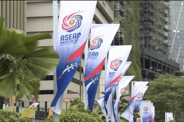 Historic_ASEAN_GCC_China_Summit_Paves_Way_for_Free_Trade video poster