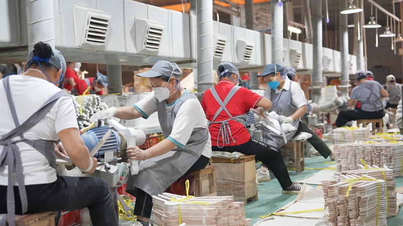 How_Lipu__China_s_Hanger_Capital__Thrives_Amid_Trade_Headwinds