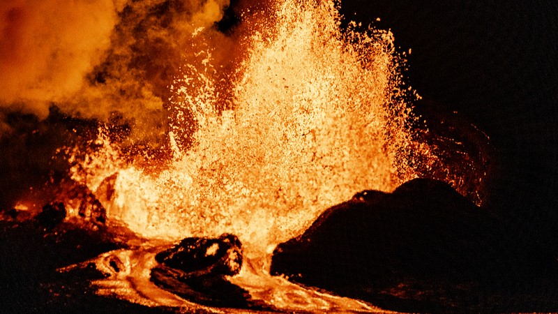 Kilauea Volcano Erupts Again, 1,000-Foot Lava Fountains in Hawaii Kilauea_Volcano_Erupts_Again__1_000_Foot_Lava_Fountains_in_Hawaii video poster