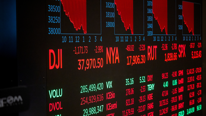 U.S. Officials Sold Stocks Ahead of Trump’s Tariff Plan