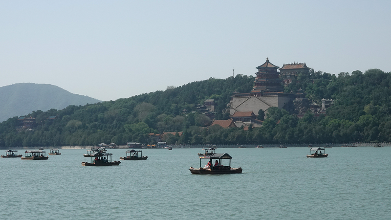 Heatwave Grips Chinese Mainland: Ground Temps Exceed 70°C