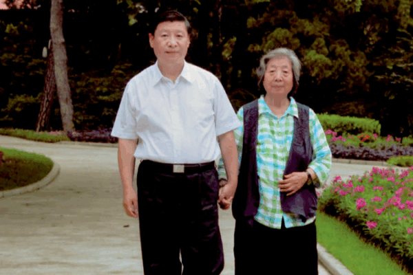 Mother’s Day: How Xi Jinping Lives Up to His Mother’s Lesson Mother_s_Day__How_Xi_Jinping_Lives_Up_to_His_Mother_s_Lesson