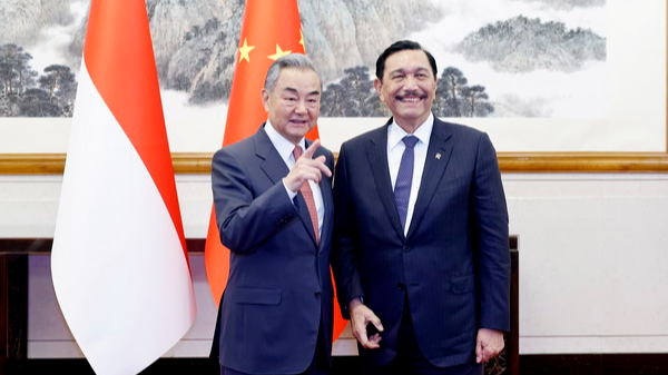 Strengthening Ties: Wang Yi Meets Indonesia’s Economic Council Chair in Beijing Strengthening Ties: Wang Yi Meets Indonesia’s Economic Council Chair in Beijing