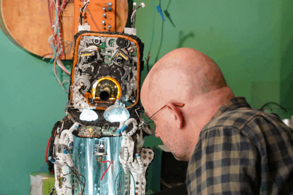 Inside Beijing’s Hutongs: Meet Guibog, the Sound Alchemist Inside Beijing’s Hutongs: Meet Guibog, the Sound Alchemist